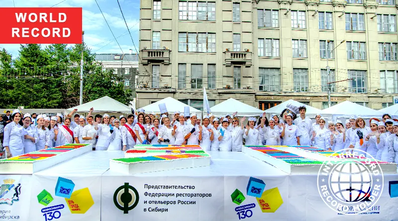 Самые большие фигуры из бисквита в виде цифр