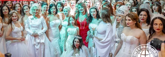 Record-breaking bridal runway show in Moscow