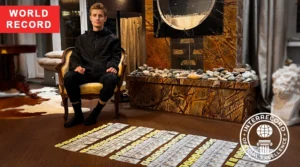 Yauheni Chasnakou sets numismatic world record in Belarus