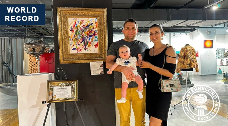 youngest participant in an international professional exhibition is Elizaveta Murashkina