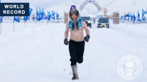 Alexander Golota during a bare-chested record run in Oymyakon