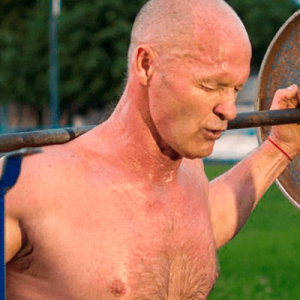 Наибольшее количество приседаний со штангой